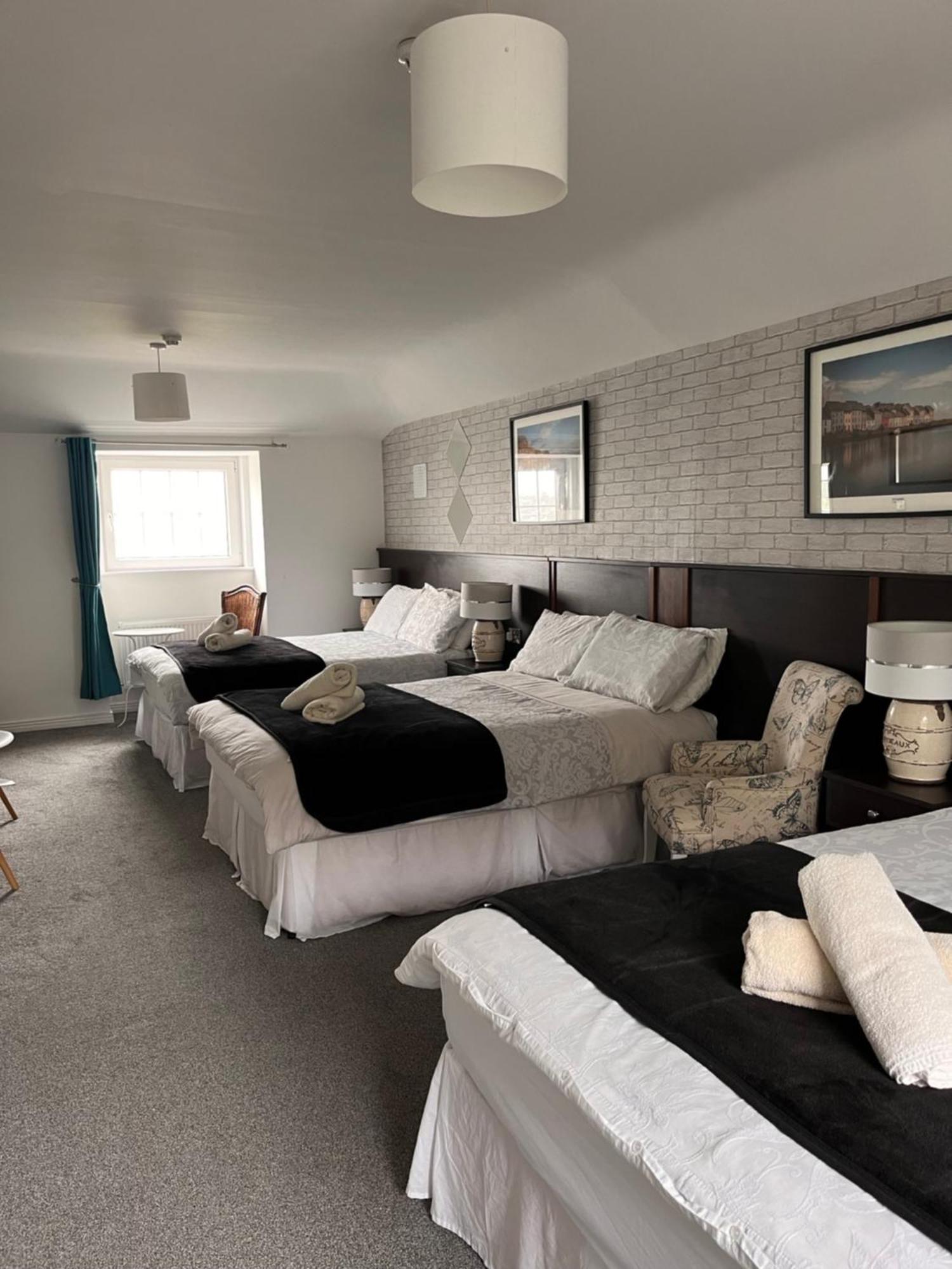 Hotel The Light House Galway Esterno foto